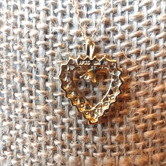 10k Solid Gold Chain With 10k Gold Heart Pendant With Diamonds - Picture 5 of 12